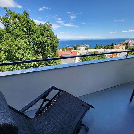 Apartment With Direct Sea View, Free Parking And Close To Beaches And Promenade Lovran Kültér fotó