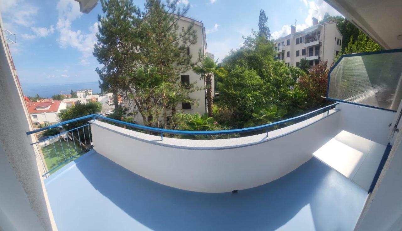 Apartment With Direct Sea View, Free Parking And Close To Beaches And Promenade Lovran Kültér fotó