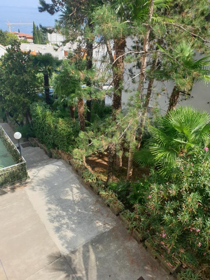 Apartment With Direct Sea View, Free Parking And Close To Beaches And Promenade Lovran Kültér fotó