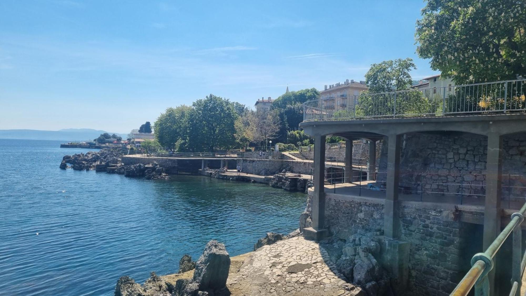 Apartment With Direct Sea View, Free Parking And Close To Beaches And Promenade Lovran Kültér fotó