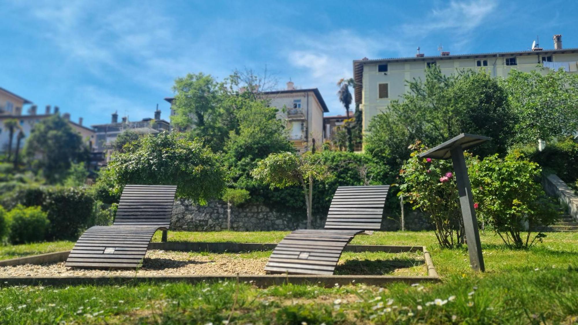 Apartment With Direct Sea View, Free Parking And Close To Beaches And Promenade Lovran Kültér fotó