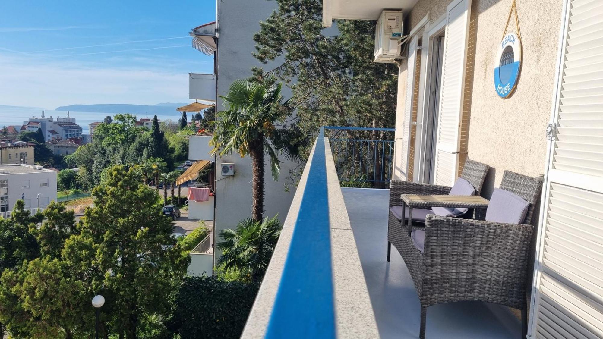 Apartment With Direct Sea View, Free Parking And Close To Beaches And Promenade Lovran Kültér fotó