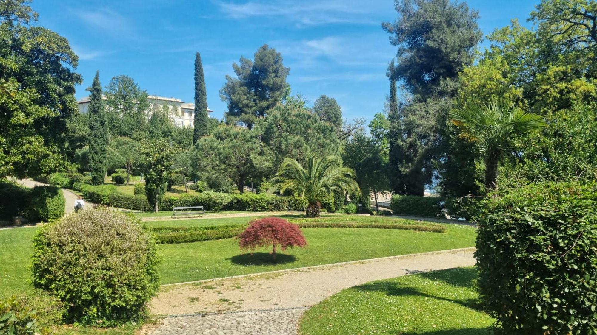 Apartment With Direct Sea View, Free Parking And Close To Beaches And Promenade Lovran Kültér fotó